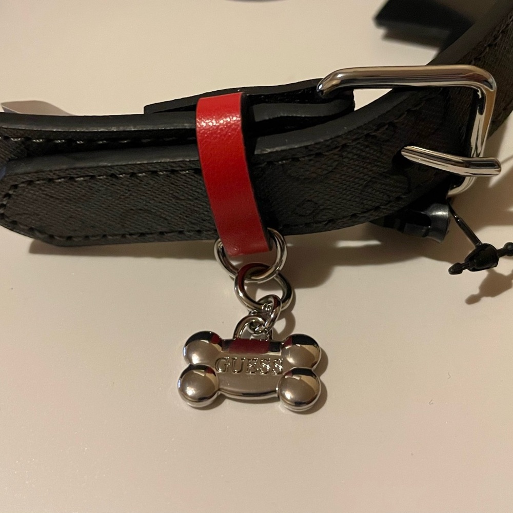 GUESS Pet Collar w/ Charm 🆕